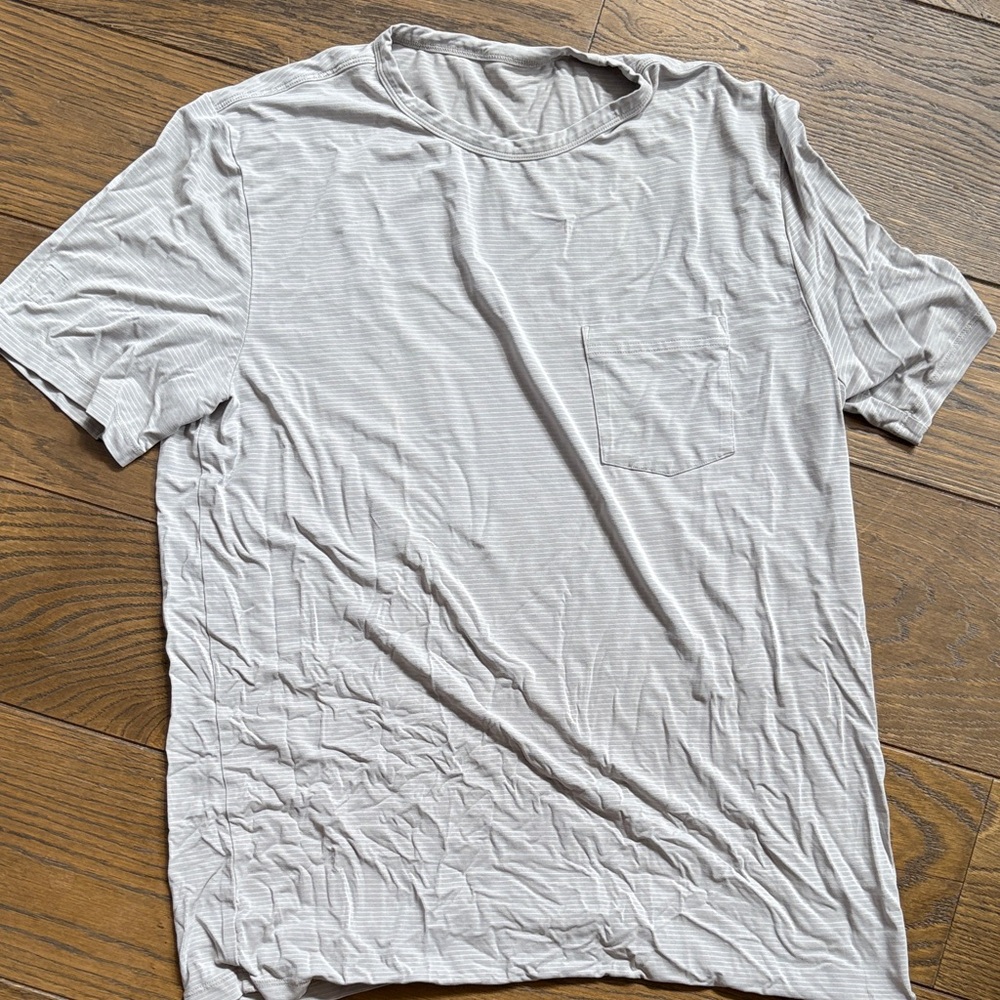 Vuori Men's Gray Striped tech shirt